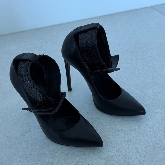 Saint Laurent Black Heels with Buckle Accent - Picture 9 of 10